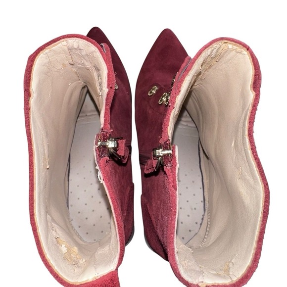 Nine West Wellsworth 7.5 Burgundy Ankle‎ Boots Gold Button Renaissance Old Money - Picture 7 of 10